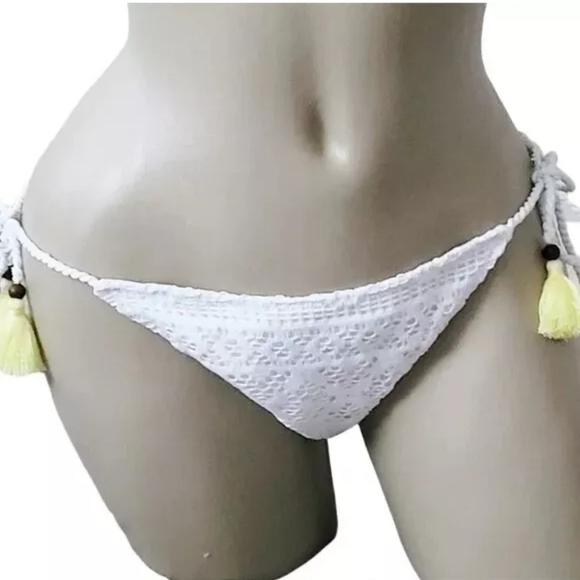 Victorias Secret Swim Cheeky String Bikini bottom Crochet lace white Med… - Picture 5 of 9